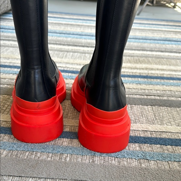Bottega Veneta Black and Red Ankle Boots New - Picture 10 of 11